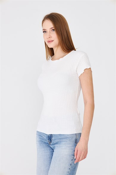 Karpuz Kollu Bürümcük Dokulu Fit Basic Tshirt Ekru