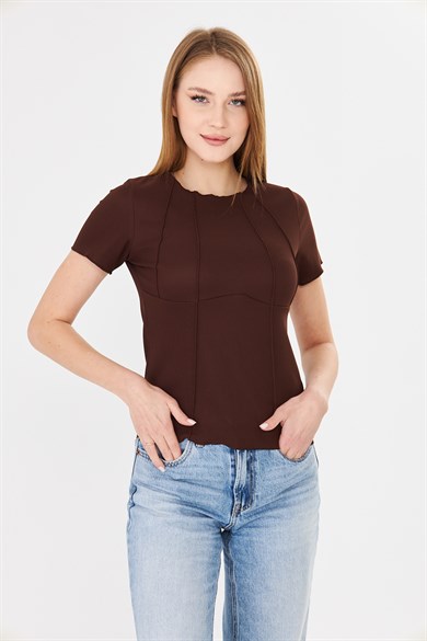 Korset Görünümlü Dikiş Detaylı Fitilli Basic Tshirt Kahverengi