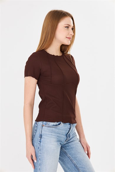 Korset Görünümlü Dikiş Detaylı Fitilli Basic Tshirt Kahverengi