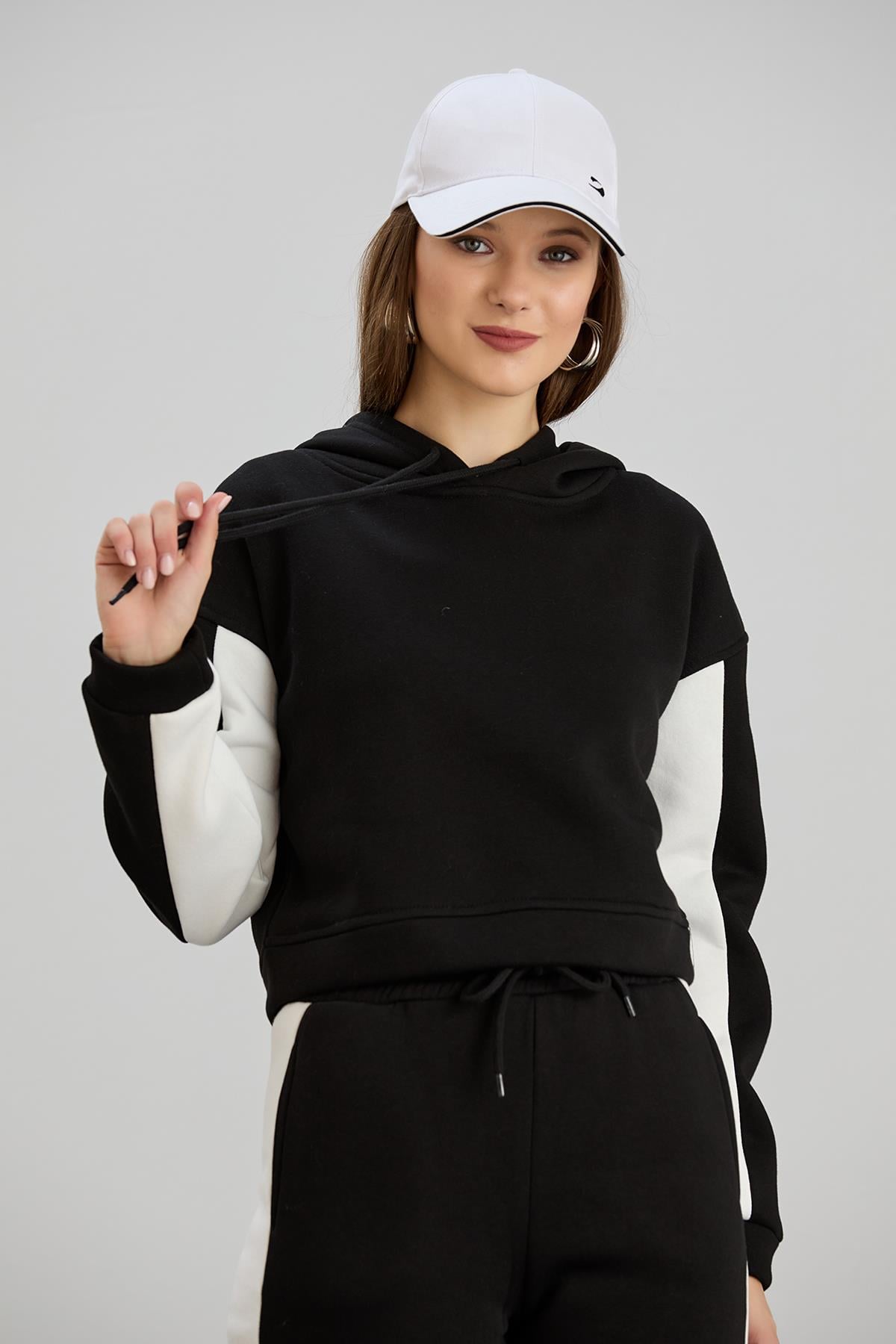  Sortie CollectionKAPŞONLU CROP SWEAT Siyah