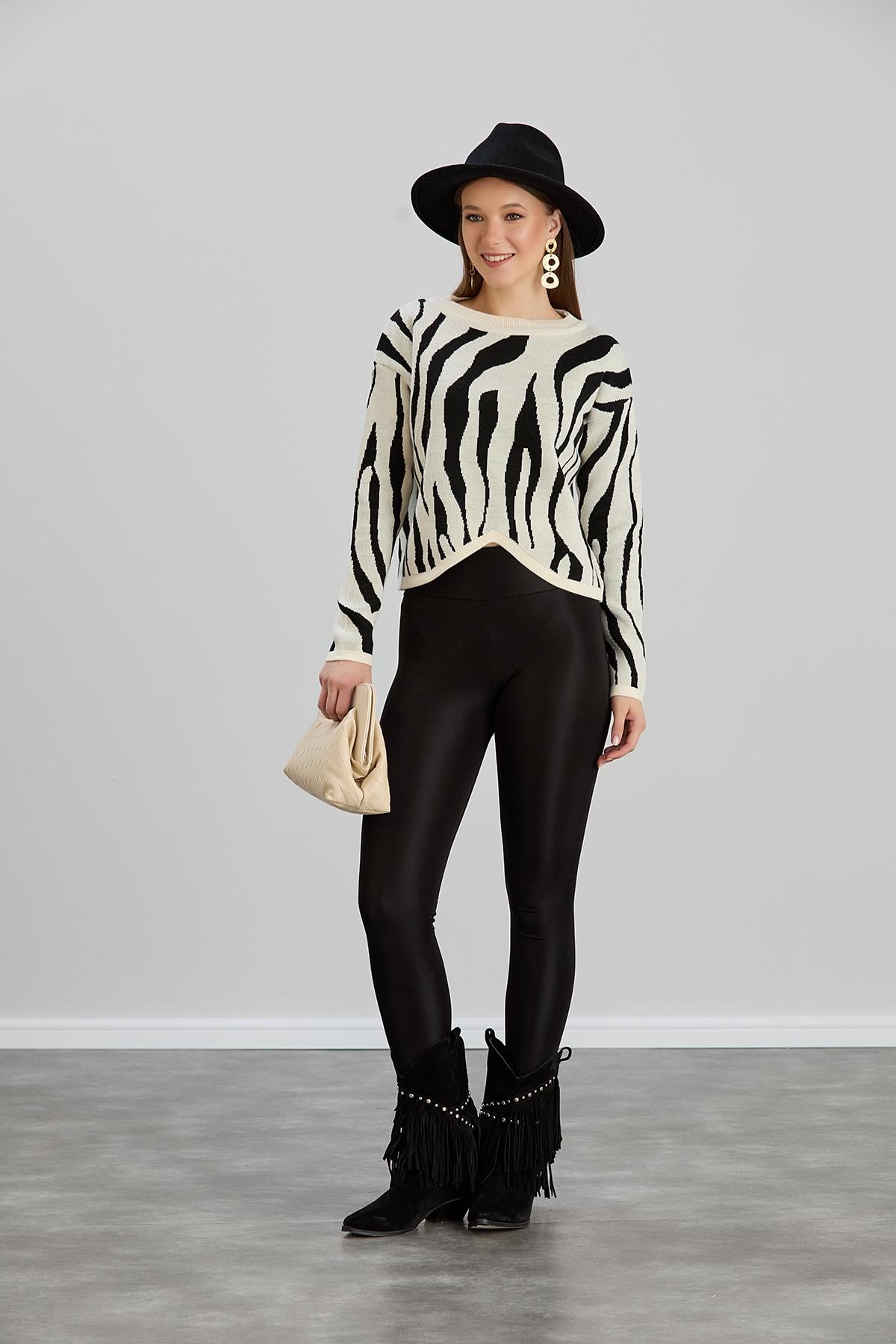 Sortie CollectionZebra Desenli Kazak Ekru
