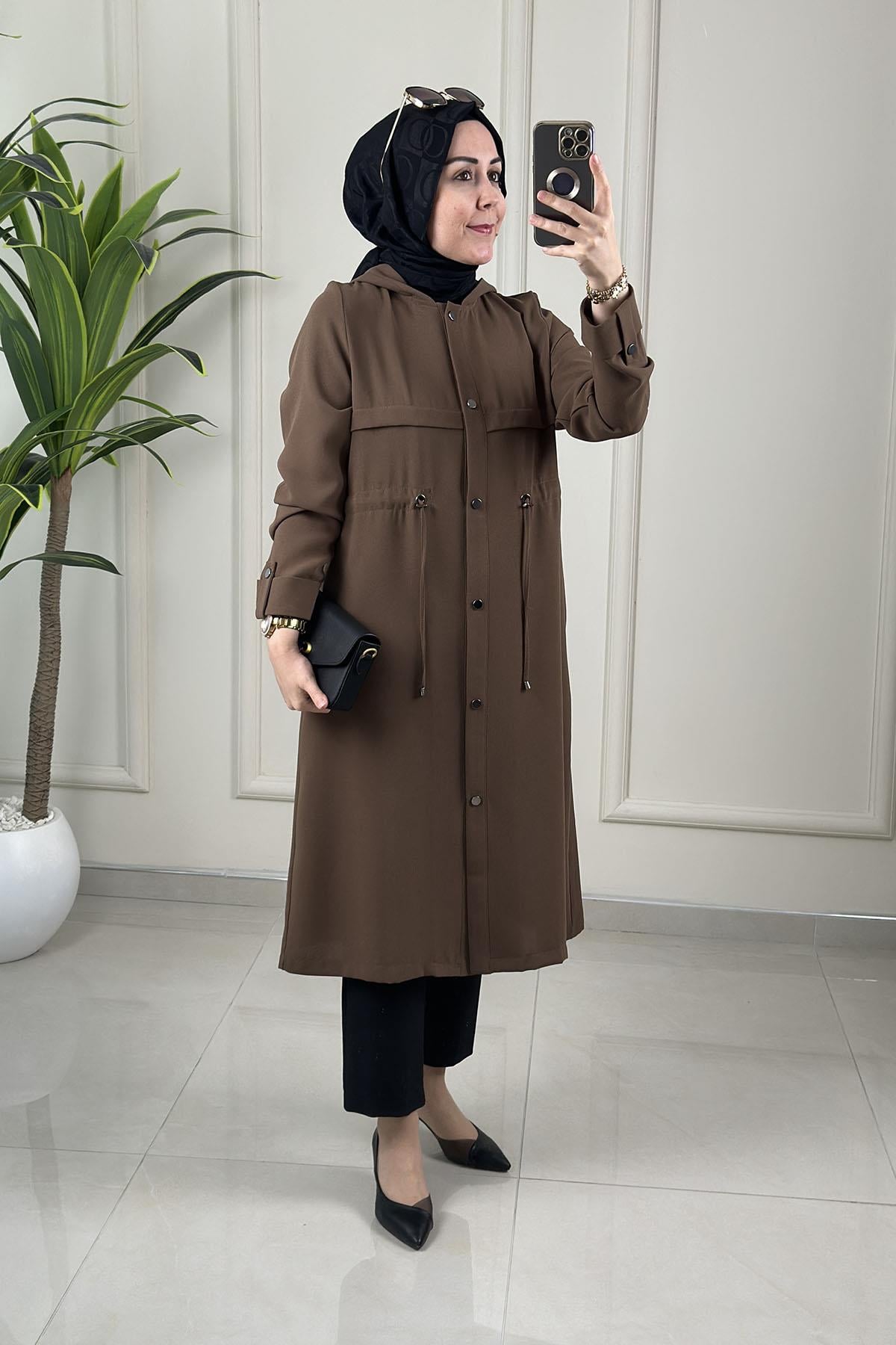 Tesettür Giy Çık KapÖnü Çıtçıtlı Beli Büzgülü Cepli Kadın Giyçık Kap Vizon MLH 8051
