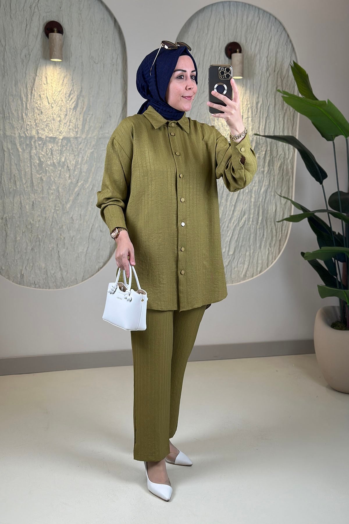 Tesettür Pantolonlu TakımDüşük Omuz Düğmeli Tunik ve Pantolon Kadın İkili Takım Yağ Yeşili GNR 259