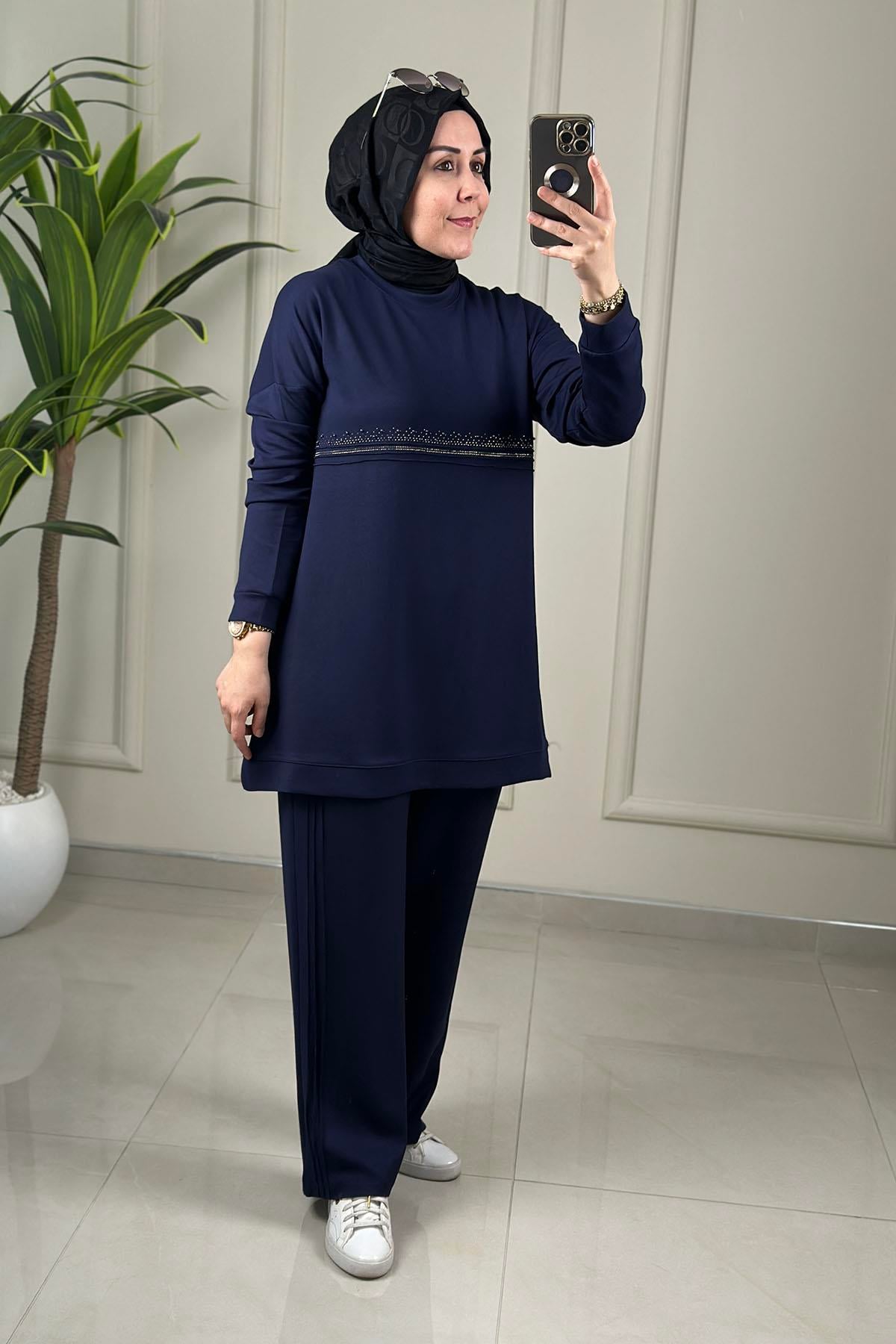 Tesettür Pantolonlu TakımDüşük Omuz Taş ve İnci Detaylı Tunik ve Pantolon Kadın İkili Takım Lacivert KADO 263321