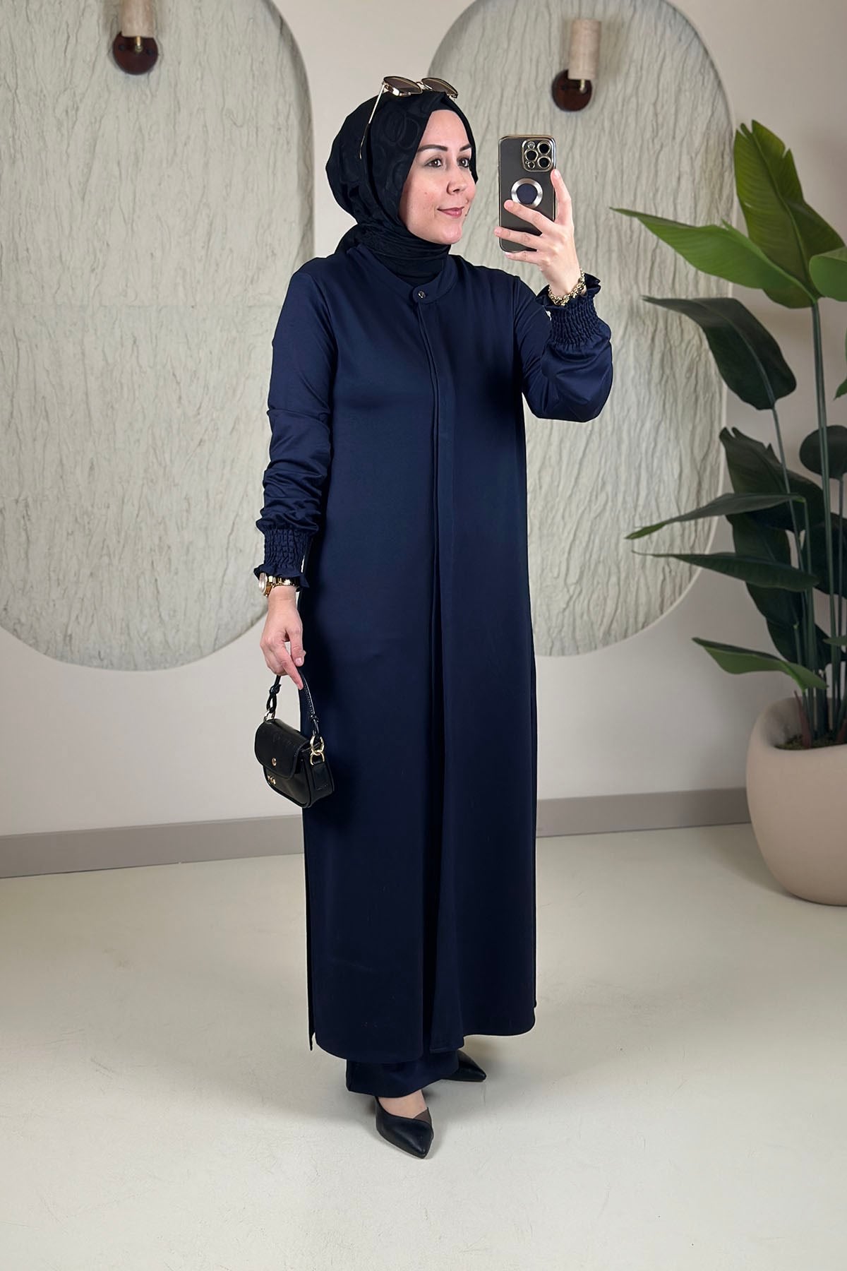Tesettür Pantolonlu TakımKolu Büzgülü Uzun Tunik ve Bol Paça Pantolon Kadın İkili Takım Lacivert KADO 268252