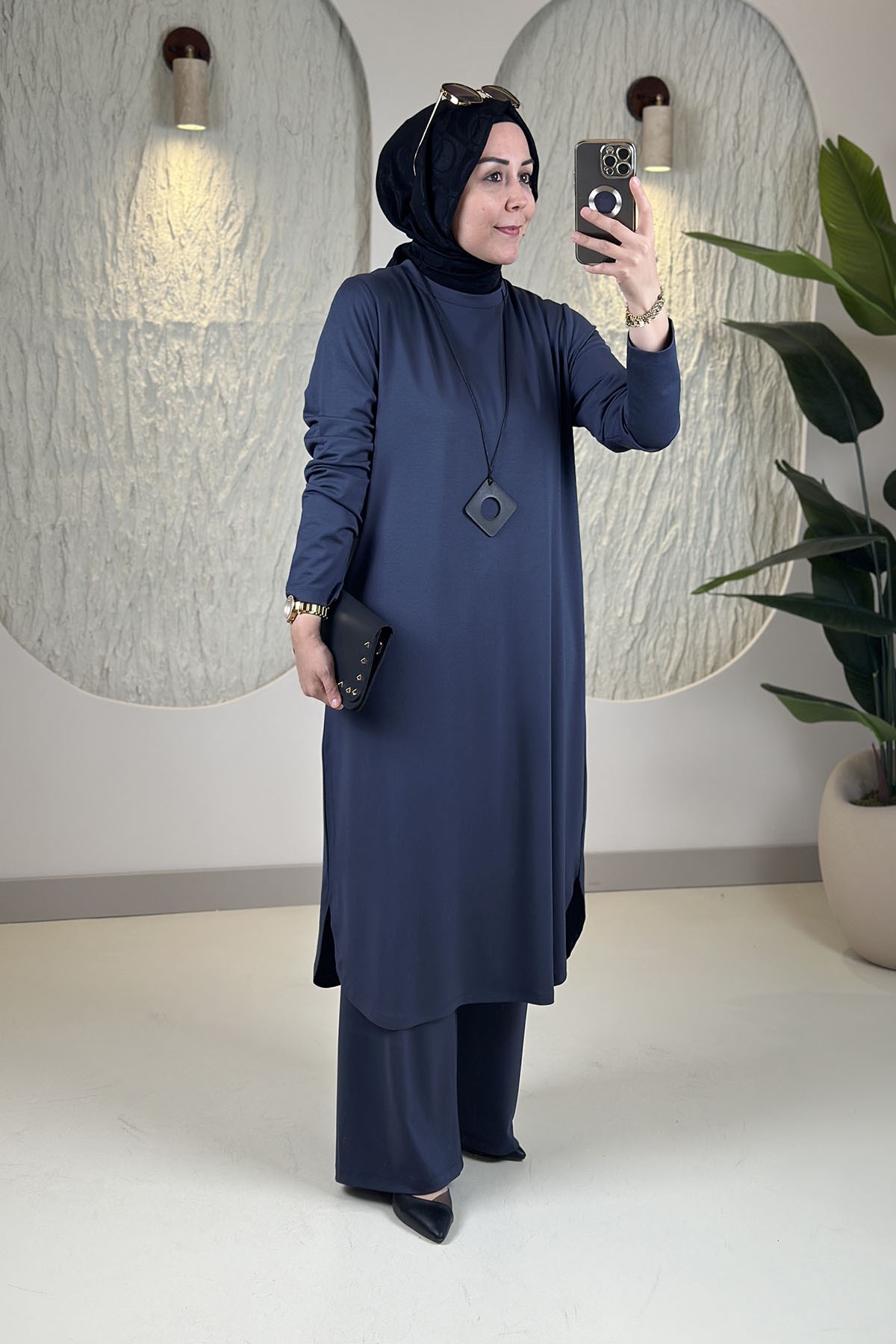 Tesettür Pantolonlu TakımModal Penye Kolyeli Tunik ve Pantolon Kadın İkili Takım Antrasit KADO 268630