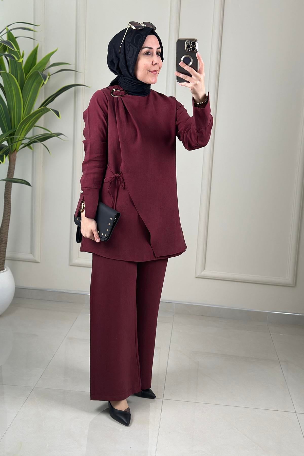 Tesettür Pantolonlu TakımTensel Omuz Gold Tokalı Yandan Bağlamalı Tunik ve Pantolon Kadın İkili Takım Bordo EYL 2117