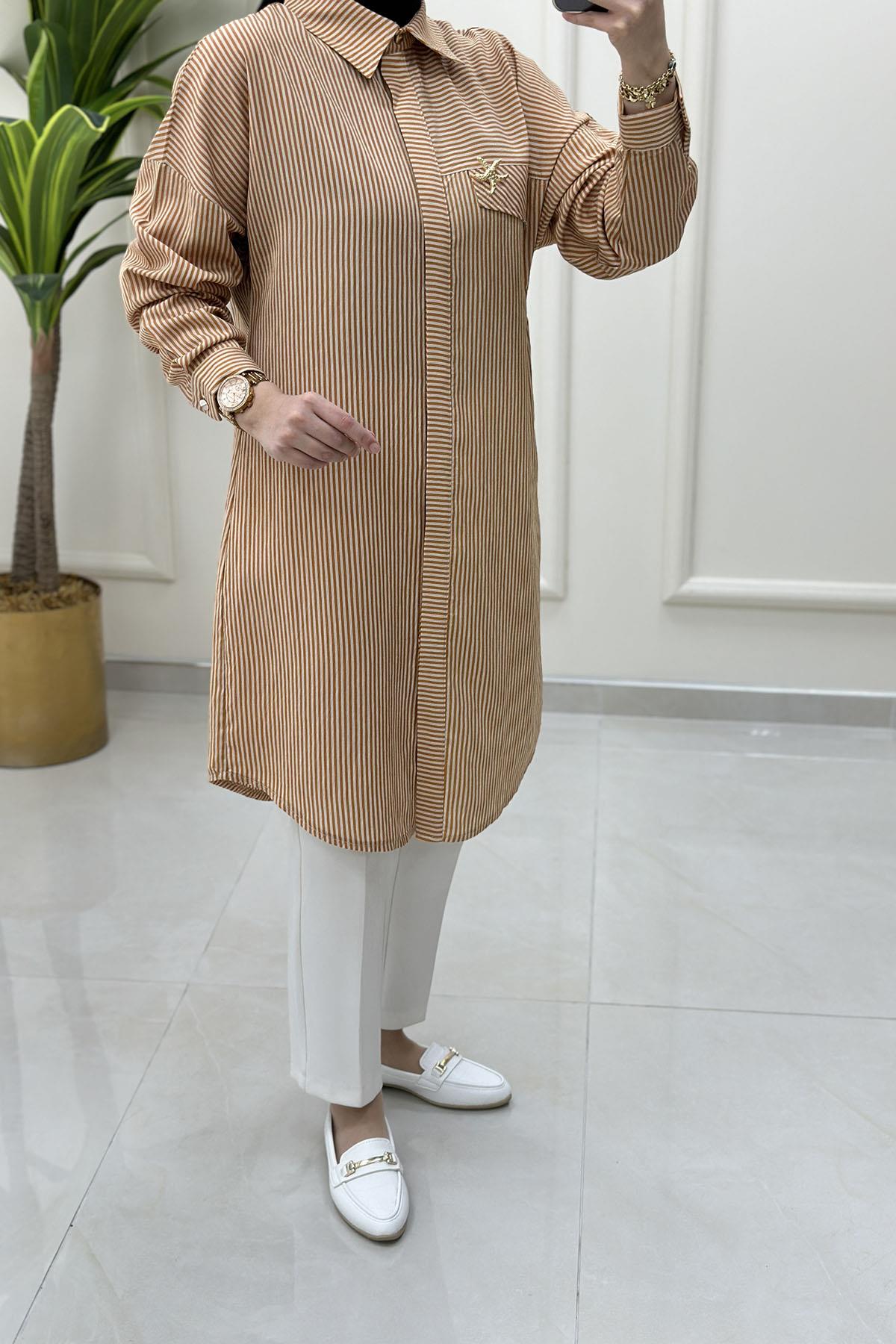 Tesettür Tunik GömlekÇizgi Desen Kapak Cep Broş Detaylı Kadın Gömlek Tunik Turuncu KADO 5102