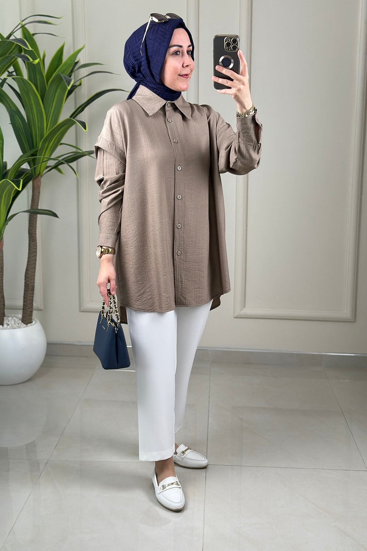 Tesettür Tunik GömlekDüşük Omuz Önü Düğmeli Oversize Kadın Tunik Açık Vizon KADO 262244
