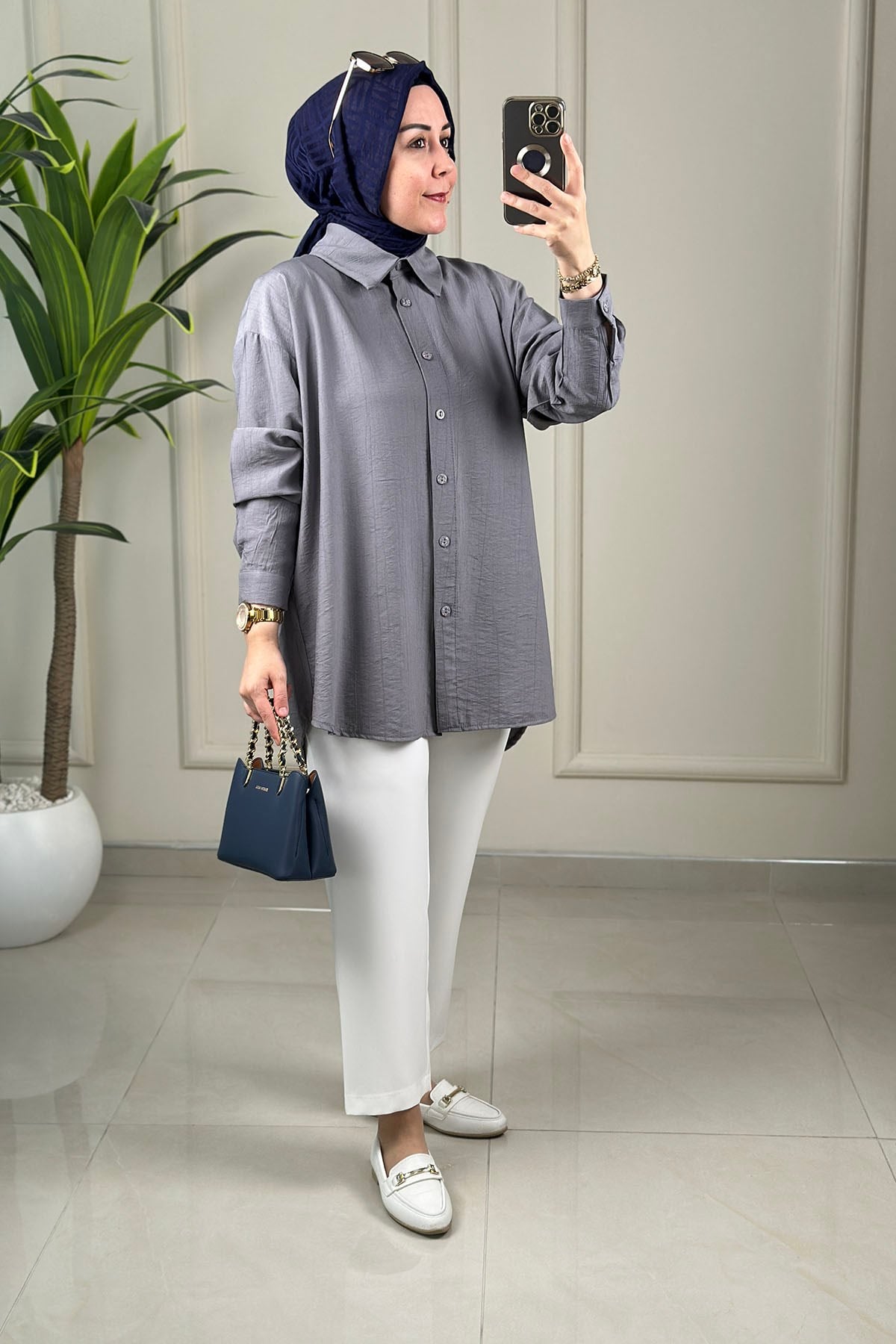 Tesettür Tunik GömlekDüşük Omuz Önü Düğmeli Oversize Kadın Tunik Gri KADO 262244