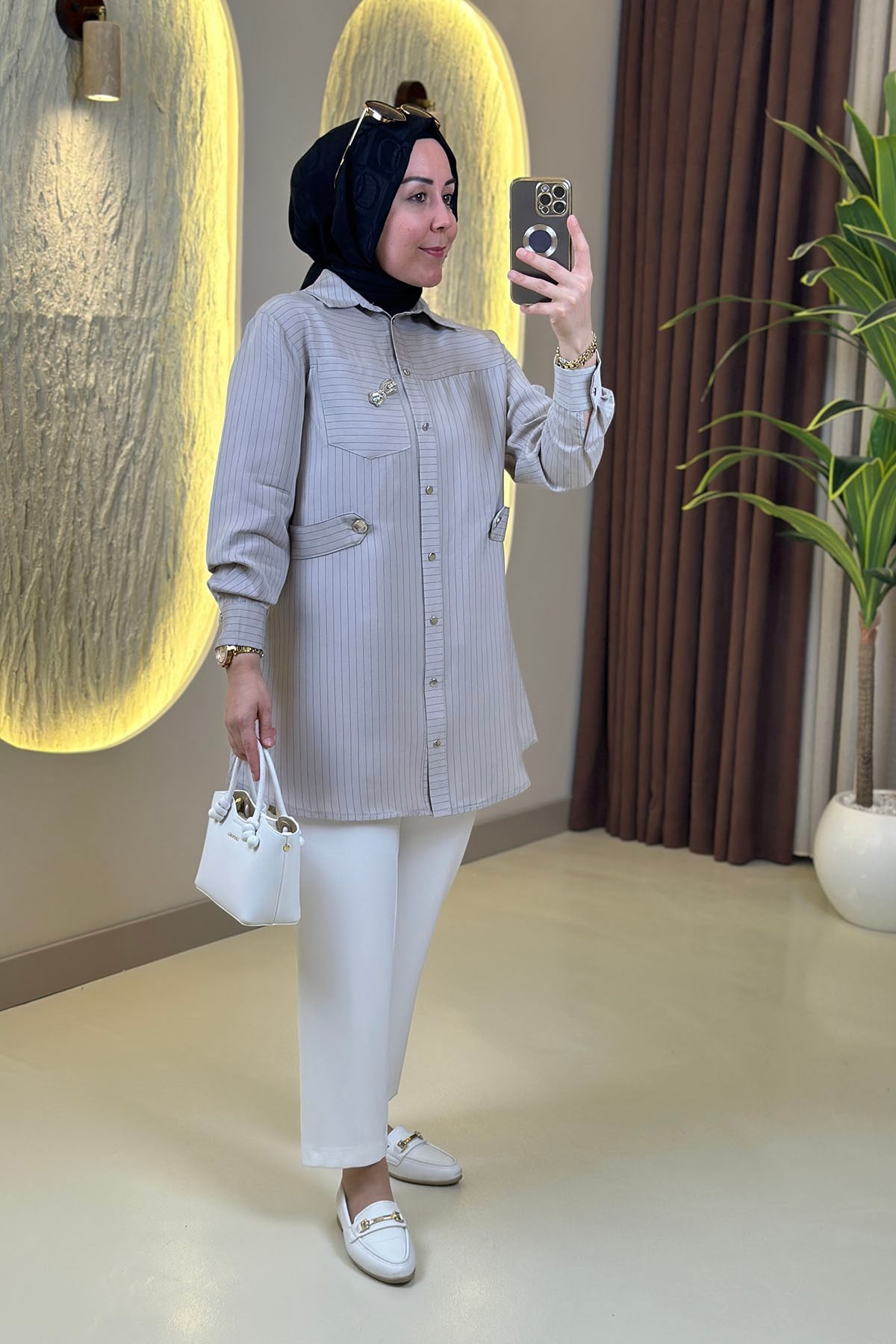 Tesettür Tunik ModelleriArmine Trend Çizgi Desen Cep Aksesuar Detaylı Kadın Tunik Bej ARM 401