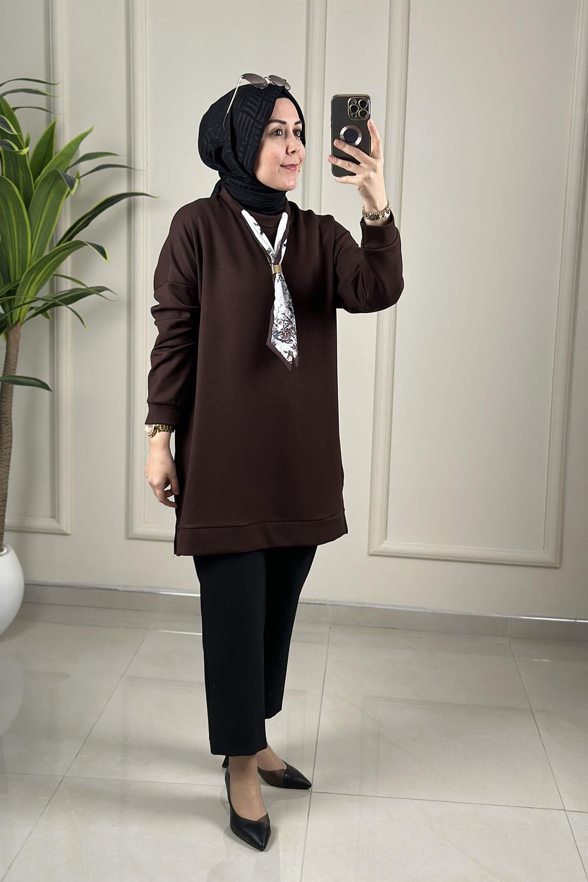Tesettür Tunik ModelleriDüşük Omuz Fular Detaylı Kadın Tunik Kahverengi GNR 235