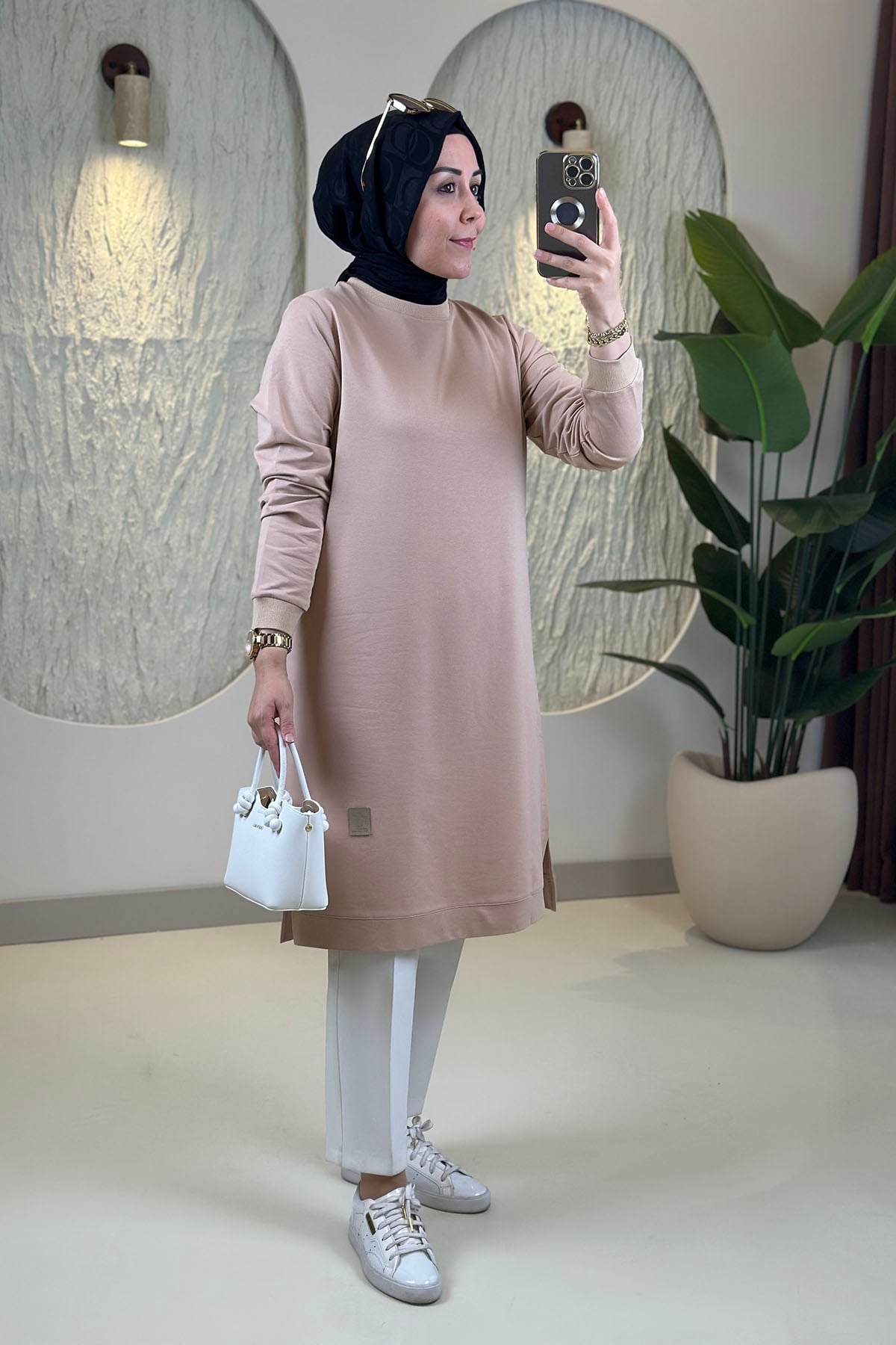 Tesettür Tunik Modelleriİki İplik Kol ve Yaka Ribanalı Basic Kadın Tunik Bej KADO 7194