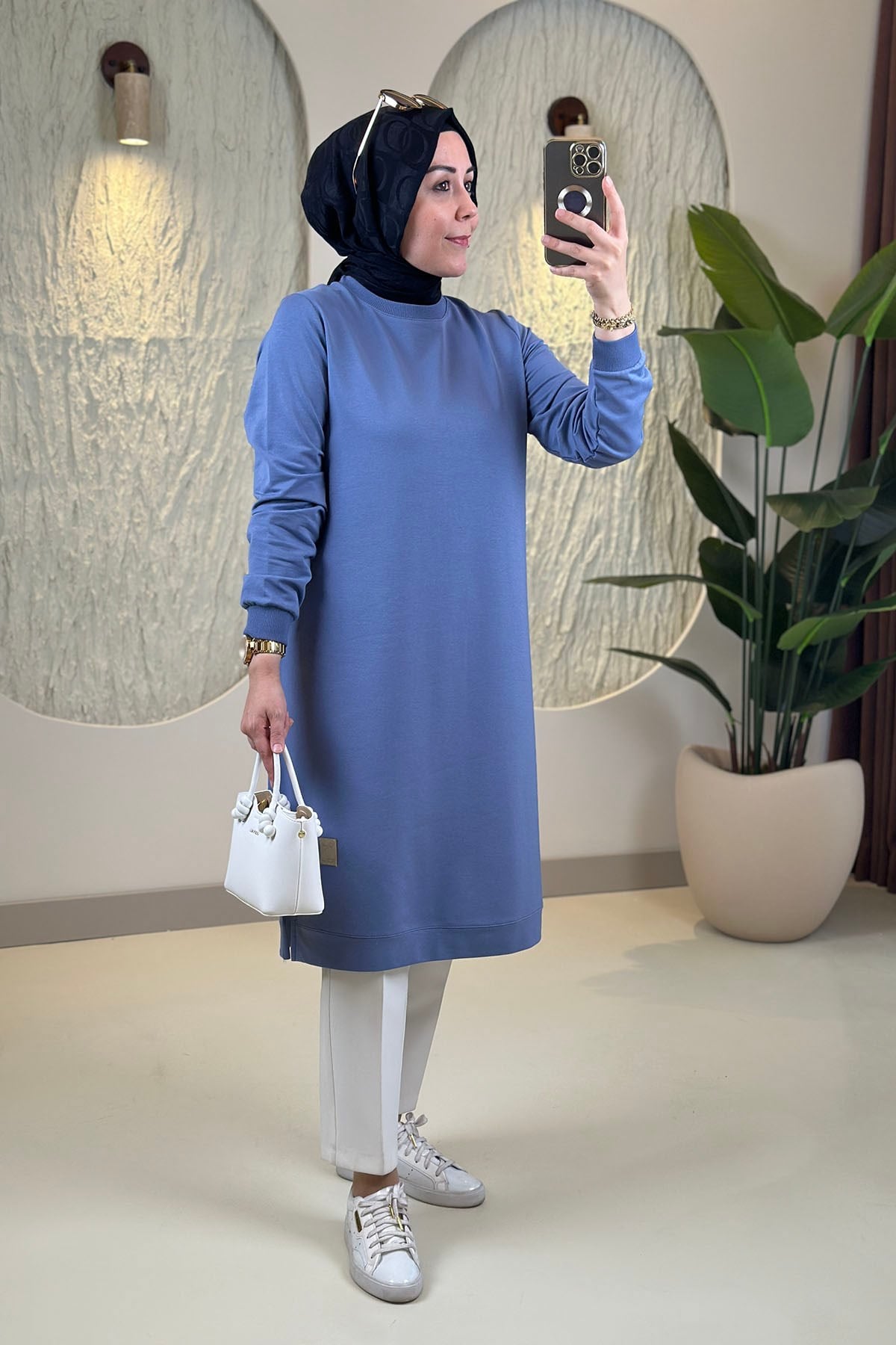Tesettür Tunik Modelleriİki İplik Kol ve Yaka Ribanalı Basic Kadın Tunik Mavi KADO 7194