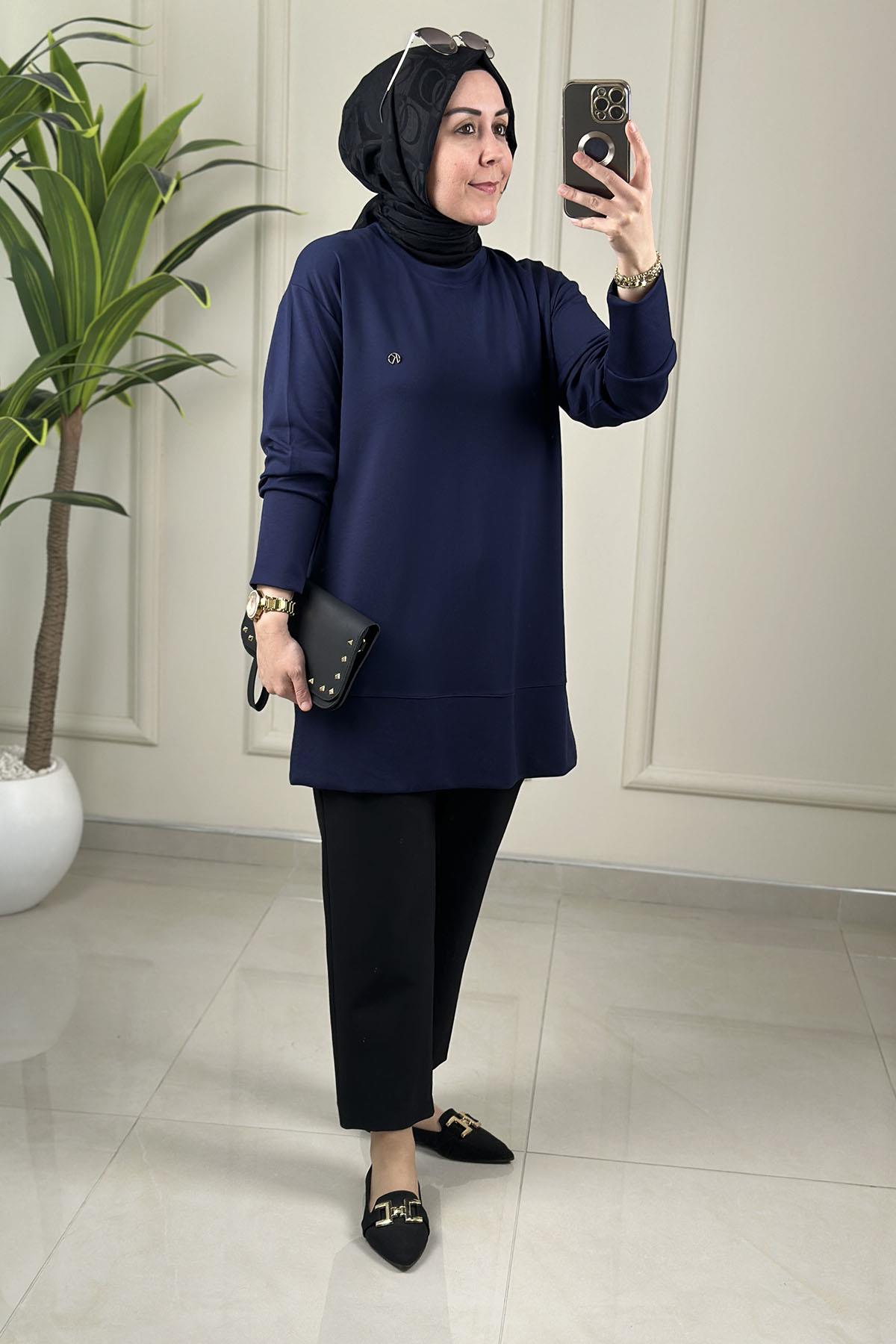 Tesettür Tunik Modelleriİnce Oysho Etek Ucu ve Kolu Geniş Bantlı Kadın Tunik Lacivert KADO 263704