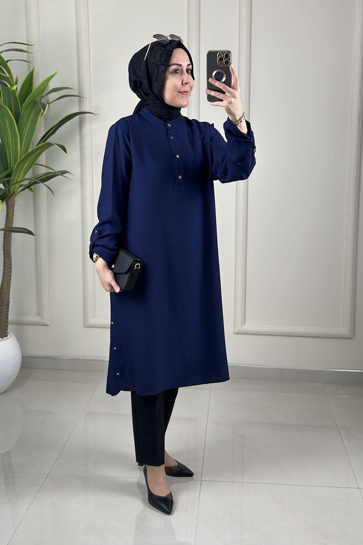 Tesettür Tunik ModelleriKatlama Kol Yan Çıtçıt Detaylı Kadın Tunik Lacivert KADO 262720