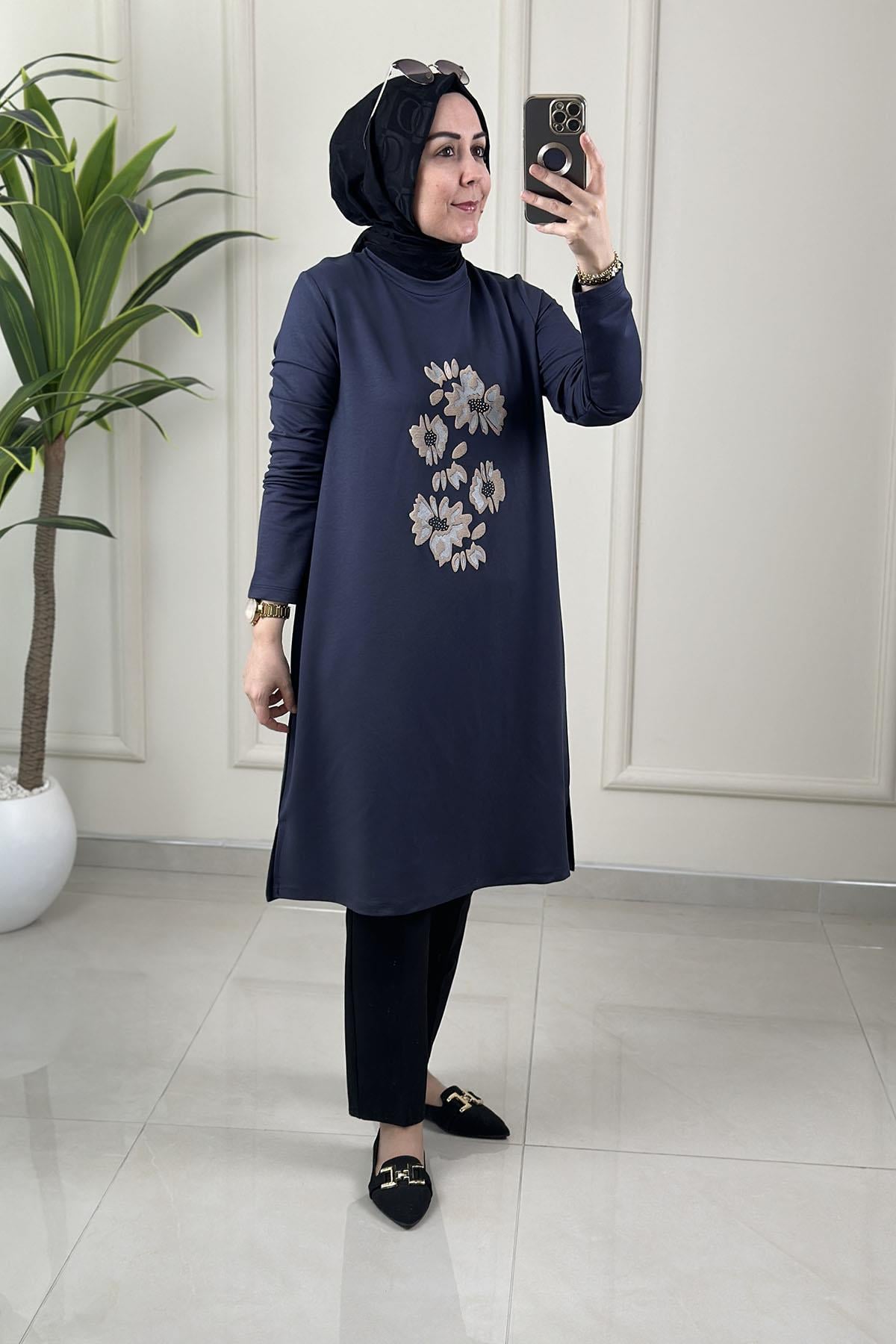 Tesettür Tunik ModelleriÖnü Baskı ve Taş Detaylı Kadın Tunik Antrasit KADO 262912