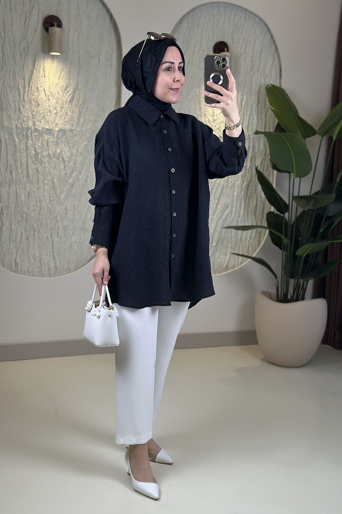 Tesettür Tunik ModelleriÖnü Füğmeli Düşük Omuz Oversize Kadın Tunik Siyah KADO 262062