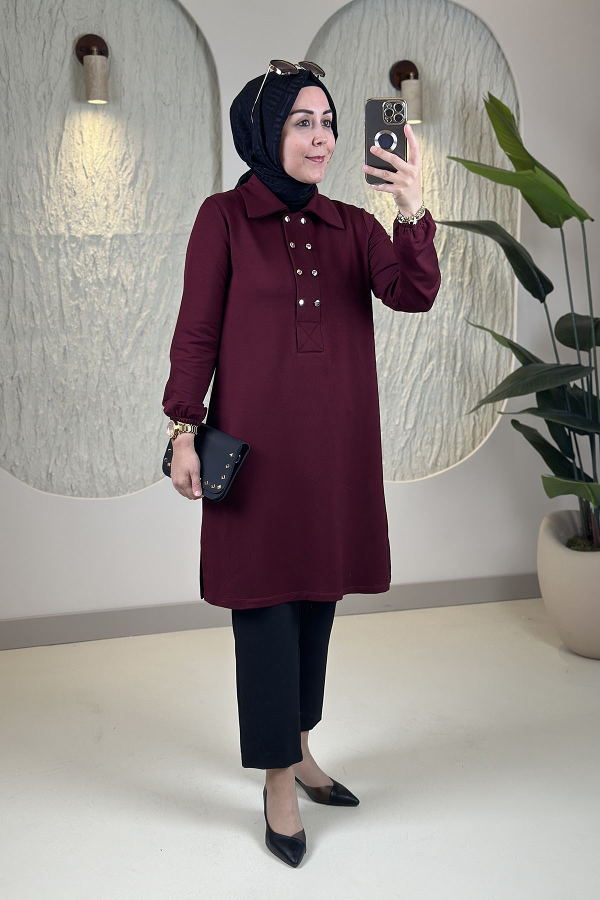 Tesettür Tunik ModelleriÖnü Yarım Çift Düğmeli Yakalı Kolu Büzgülü Kadın Tunik Bordo KADO 268184