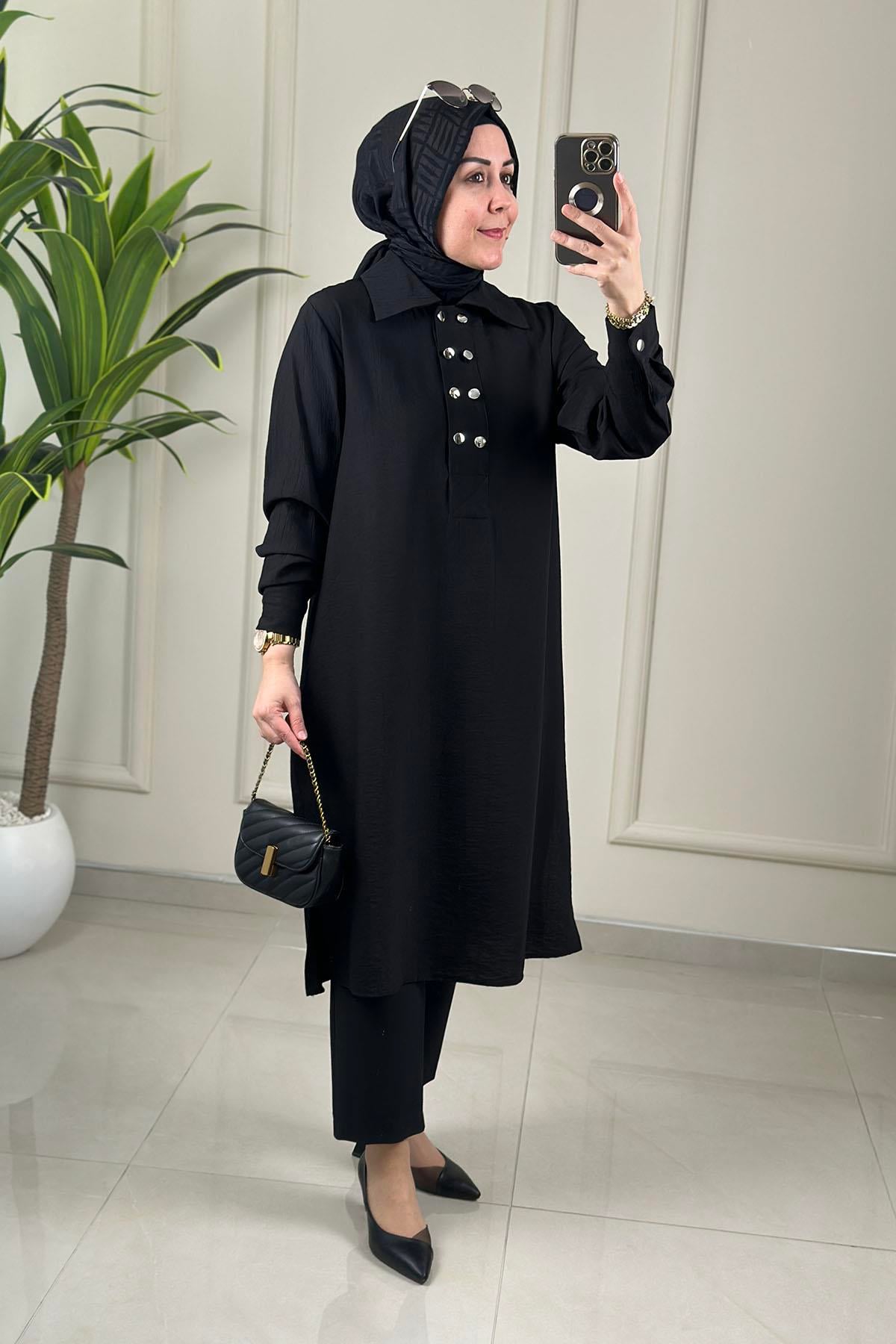 Tesettür Tunik ModelleriÖnü Yarım Çift Düğmeli Kol Manşetli Kadın Tunik Siyah KADO 262620