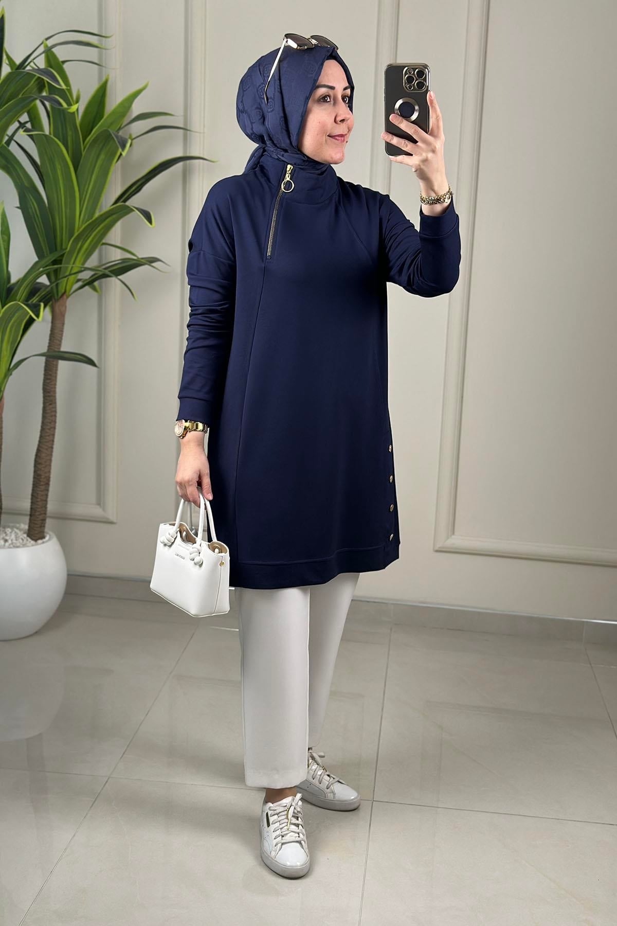 Tesettür Tunik ModelleriYaka Fermuarlı Yanı Zımba Detaylı Kadın Tunik Lacivert KADO 257668