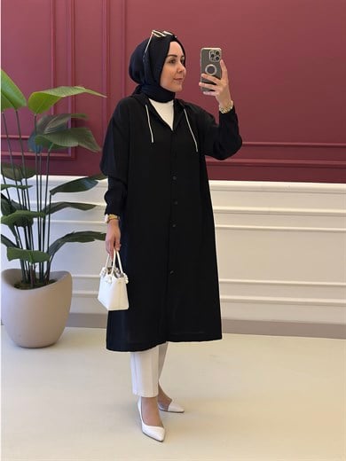 Tesettür Giy Çık KapDüşük Omuz Önü Düğmeli Cepli Kadın Giyçık Kap Siyah GNR 256