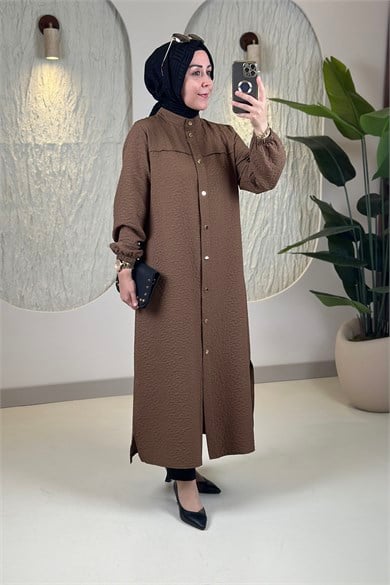 Tesettür Giy Çık KapÖnü Çıtçıtlı Kolu Büzgülü Uzun Kadın Giyçık Kap Taba QTN 4900