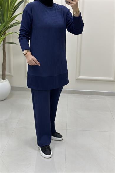 Tesettür Pantolonlu TakımKendinden Desenli Düşük Omuz Tunik ve Pantolon Kadın İkili Takım Lacivert KADO 257717