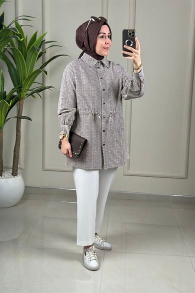 Tesettür Tunik GömlekÖnü Düğmeli Beli Büzgülü Çizgi Desen Kadın Giyçık Tunik Kahverengi ALS 5333