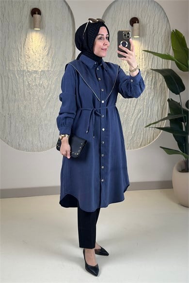 Tesettür Tunik ModelleriAllerli Fermuar Detaylı Önü Çıtçıtlı İpli Modal Tensel Kadın Tunik Lacivert EYL 2241