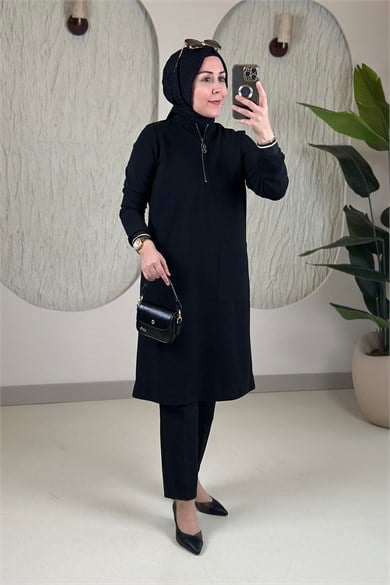 Tesettür Tunik ModelleriAvenna(Armine) Önü Fermuarlı Kol Ribanalı Kadın Tunik Siyah AVN 452
