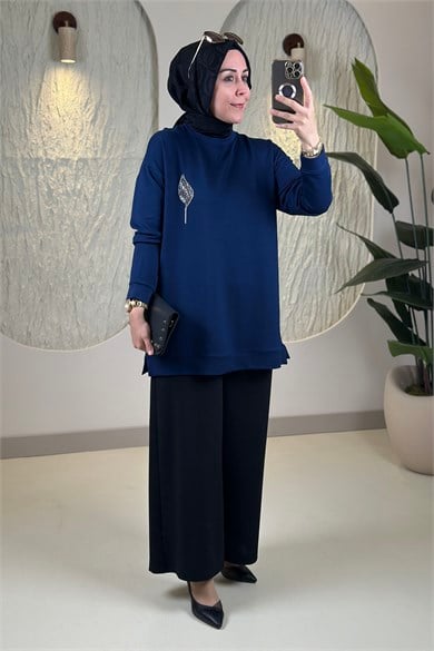 Tesettür Tunik ModelleriDüşük Omuz Lale Baskılı Basic Kadın Oysho Tunik Lacivert KADO 268318