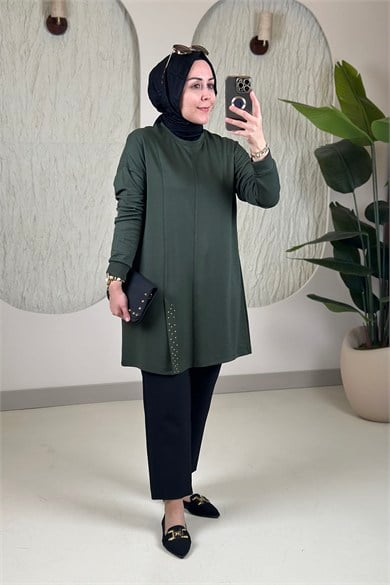 Tesettür Tunik ModelleriDüşük Omuz Ön Yırtmaç Taş Detaylı Oysho Kadın Tunik Haki KADO 268334