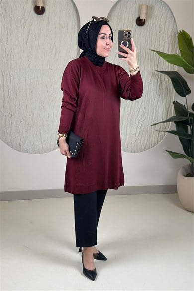 Tesettür Tunik ModelleriMerserize Triko Önü Kendinen Desenli Kadın Tunik Bordo KADO 2726073