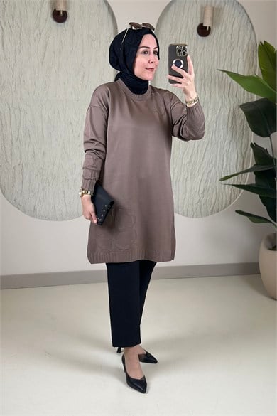 Tesettür Tunik ModelleriMerserize Triko Düşük Omuz Kendinden Desenli Kadın Tunik Vizon KADO 2726074