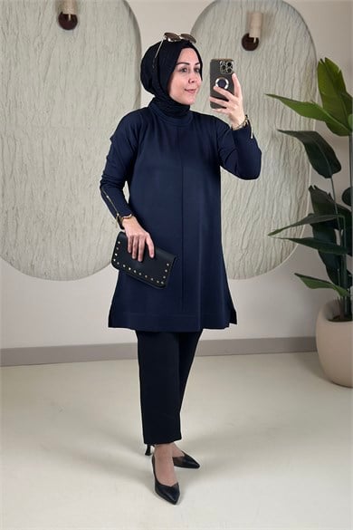 Tesettür Tunik ModelleriMerserize Triko Kol Fermuar Detaylı Kadın Tunik Lacivert KADO 27260027