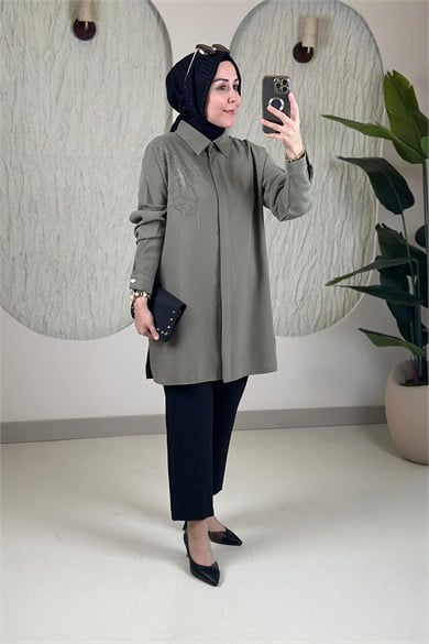 Tesettür Tunik ModelleriModal Tensel Önü Düğmeli Taş Detaylı Kadın Tunik Yeşil KADO 268200