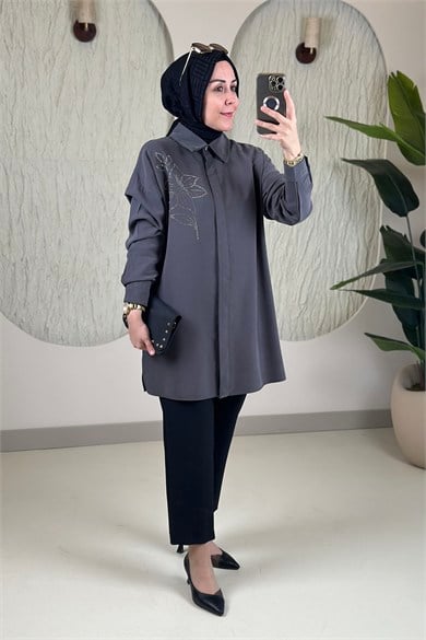 Tesettür Tunik ModelleriModal Tensel Önü Düğmeli Taş Detaylı Kadın Tunik Gri KADO 268200