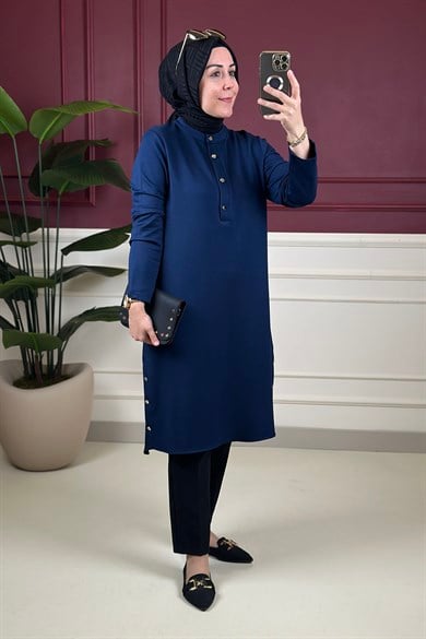 Tesettür Tunik ModelleriÖnü Yarım Düğmeli İnce Oysho Kadın Tunik Lacivert KADO 268204