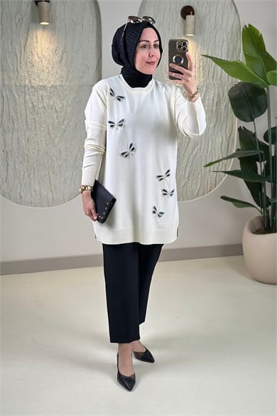 Tesettür Tunik ModelleriPulpayet ve Boncuk Kelebek Nakış İşlemeli Kadın Triko Tunik Ekru SFF 2008