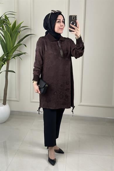Tesettür Tunik ModelleriQupra Önü Yarım Fermuarlı Taş Detaylı Ribanalı Kadın Tunik Acı Kahve KADO 262052