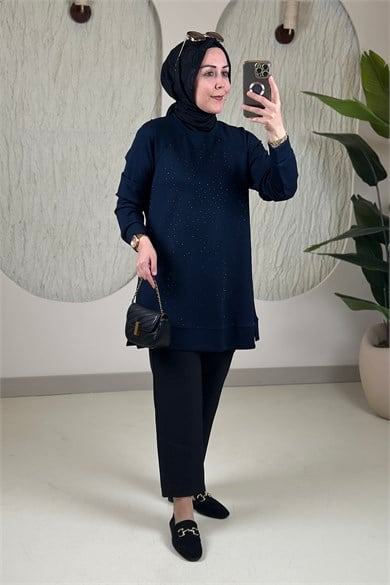 Tesettür Tunik ModelleriReglan Kol Önü Serpme Taş Detaylı Kadın Tunik Lacivert KADO 268190