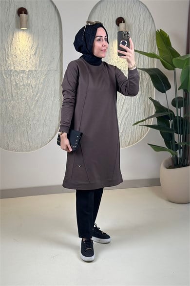 Tesettür Tunik ModelleriYaka ve Kol Ribanalı Nervürlü İki İplik Kadın Tunik Kahverengi KADO 268476 