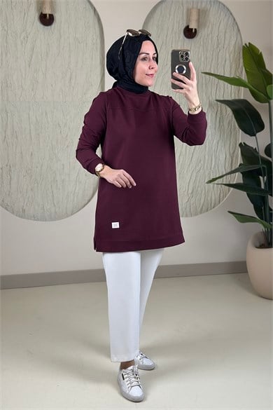 Tesettür Tunik ModelleriYaka ve Kol Ribanalı Arma Detaylı Basic Kadın Tunik Bordo KADO 268258