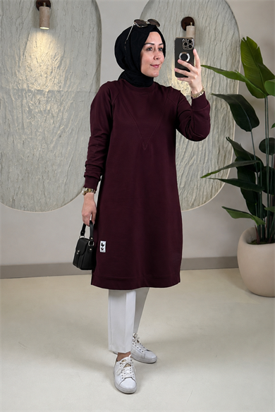 Tesettür Tunik ModelleriYaka ve Kol Ribanalı Arma Detaylı Kadın Tunik Bordo KADO 257212