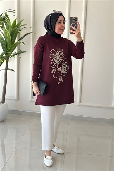 Tesettür Tunik ModelleriYaka ve Kol Ribanalı Önü Baskılı Kadın Tunik Bordo KADO 262908 