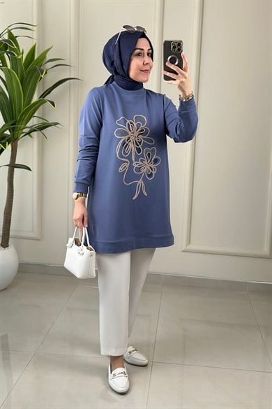Tesettür Tunik ModelleriYaka ve Kol Ribanalı Önü Baskılı Kadın Tunik Mavi KADO 262908 