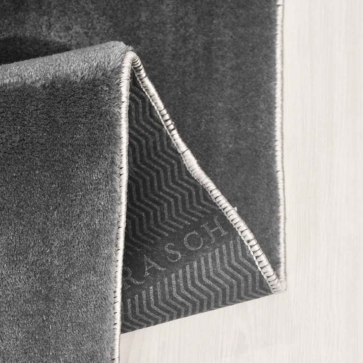 POLY Peluş Halı-Antrasit- Salon-Mutfak-Antre-Oturma Odası-Yumuşak-Kaymaz Taban-Yıkanabilir–Modern-Uygun Fiyat