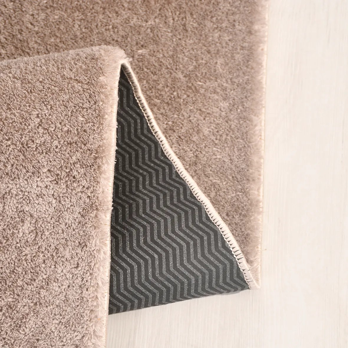 POLY Peluş Halı-Vizon -  Salon-Mutfak-Antre-Oturma Odası-Yumuşak-Kaymaz Taban-Yıkanabilir–Modern-Uygun Fiyat