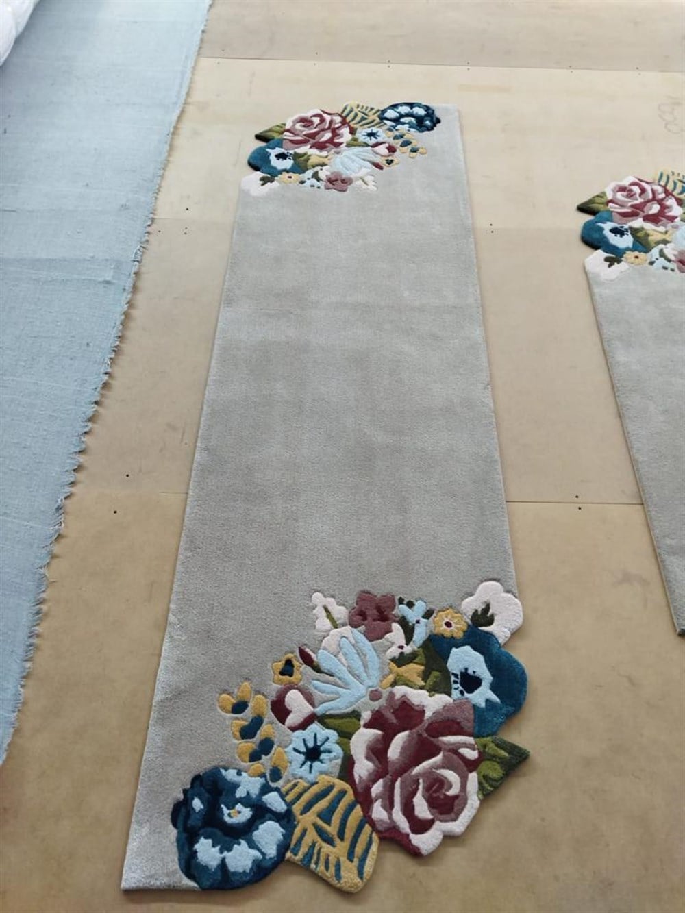 ÖZEL TASARIM HALI ÇİÇEKLİElena CarpetÖZEL TASARIM HALI ÇİÇEKLİ